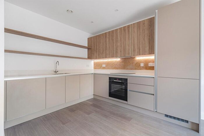 2 Bedroom Apartment To Rent In Flagstaff Road, Reading, RG2