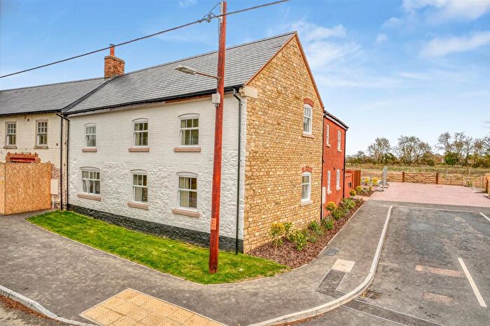 4 Bedroom Country House For Sale In Hartwell Road, Hanslope, Milton Keynes, MK19