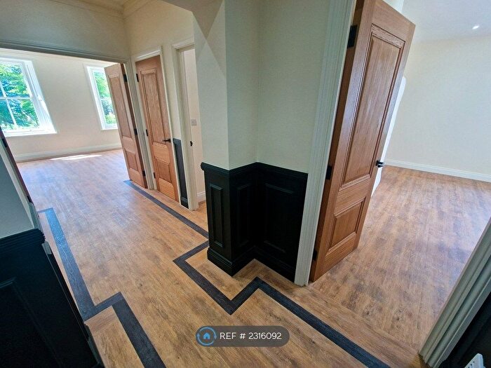 2 Bedroom Flat To Rent In Park Place, Cardiff, CF10