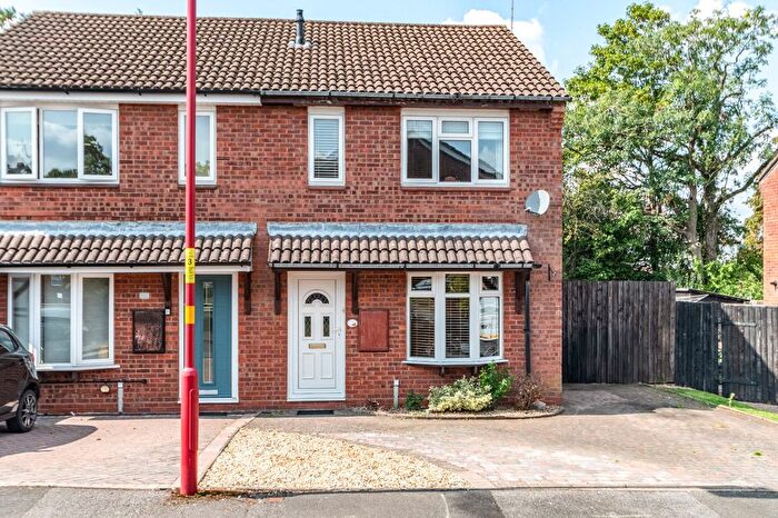 3 Bedroom Semi-Detached House For Sale In Waterhaynes Close, Rednal, Birmingham, West Midlands, B45