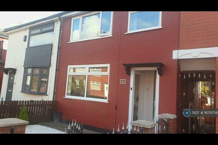 2 Bedroom Semi-Detached House To Rent In Cordingley Avenue, Droylsden, Manchester, M43