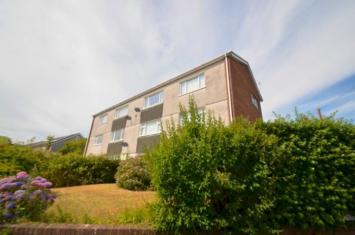 2 Bedroom Flat To Rent In Heol Lewis, Cardiff, CF14