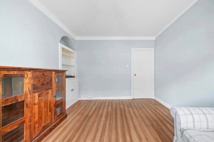 2 Bedroom Flat To Rent In Colet House, Doddington Grove, SE17