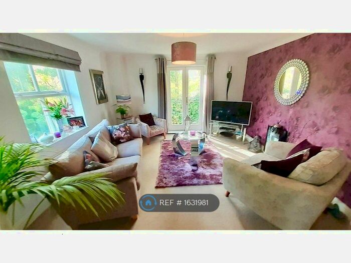 2 Bedroom Flat To Rent In Hanover House, Manchester, M20