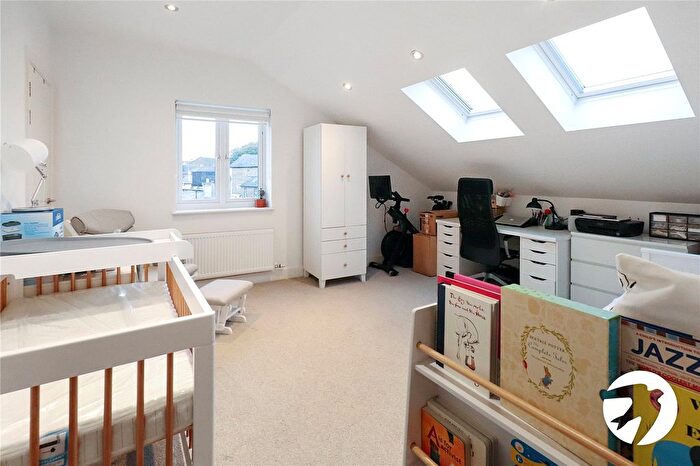2 Bedroom Flat For Sale In Cheshunt Road, Belvedere, Kent, DA17
