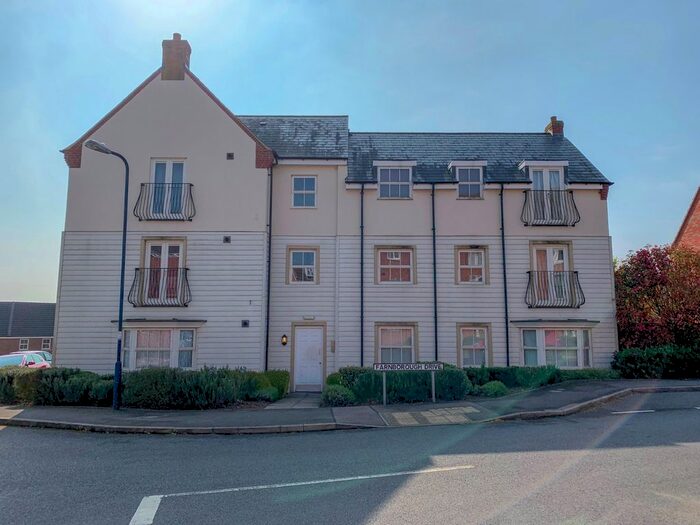 2 Bedroom Flat To Rent In Farnborough Drive, Daventry, Northamptonshire, NN11