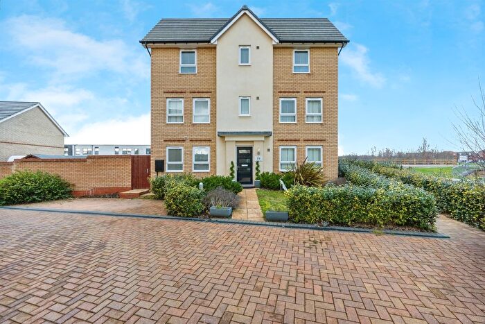 4 Bedroom End Of Terrace House For Sale In Thistle Lane, Wixams, Bedford, MK42