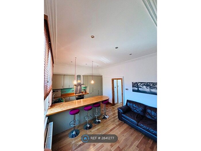 2 Bedroom Flat To Rent In Greyhound Lane, London, SW16