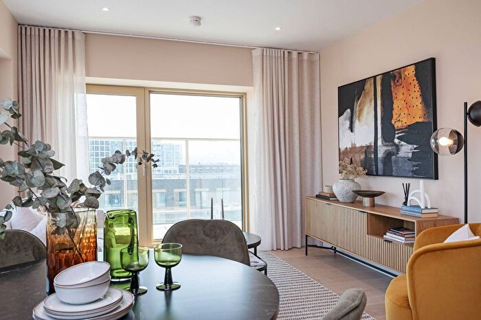 3 Bedroom Flat For Sale In Riverscape, Royal Docks, E16