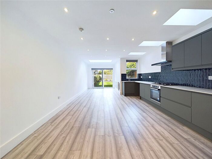 5 Bedroom Detached House To Rent In Albert Road, Walthamstow, London, E17