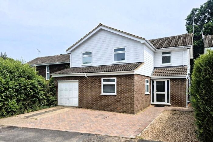 6 Bedroom Detached House For Sale In Sarum, Bracknell, RG12