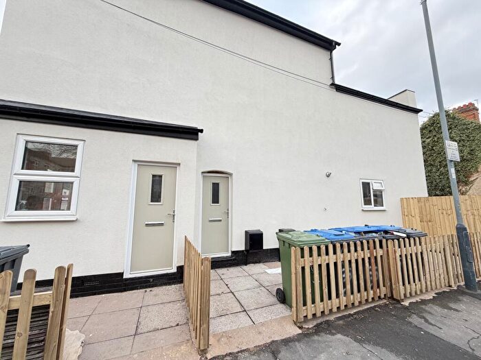 2 Bedroom Flat To Rent In Cambridge Street, Rugby, CV21