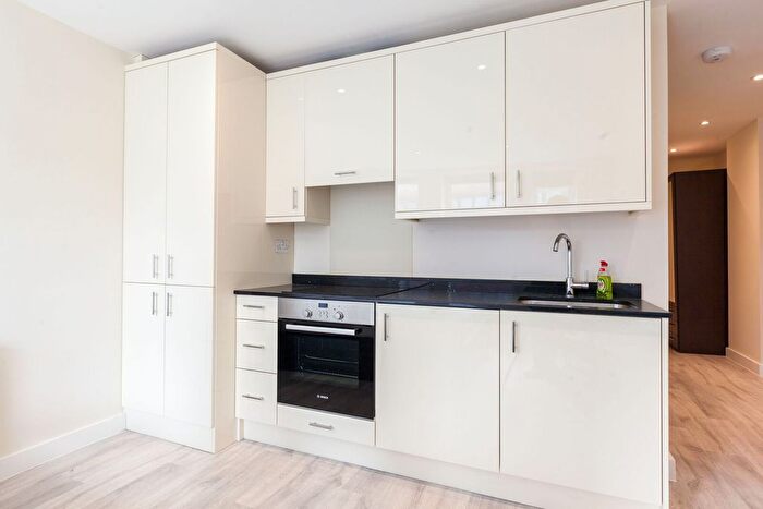 Studio To Rent In Brixton Road, Brixton, London, SW9