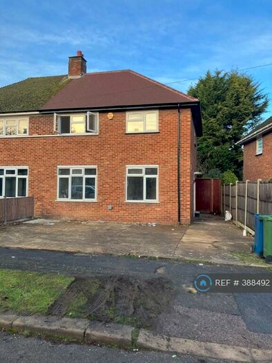 4 Bedroom Semi-Detached House To Rent In Binyon Crescent, Stanmore, HA7