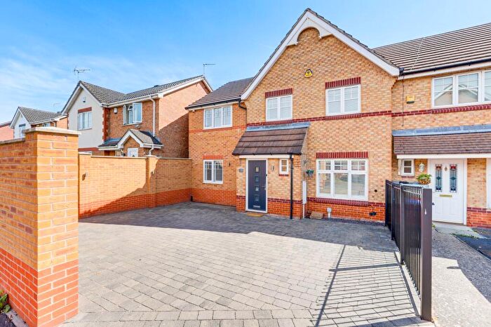 3 Bedroom Terraced House For Sale In Versailles Gardens, Hucknall, NG15