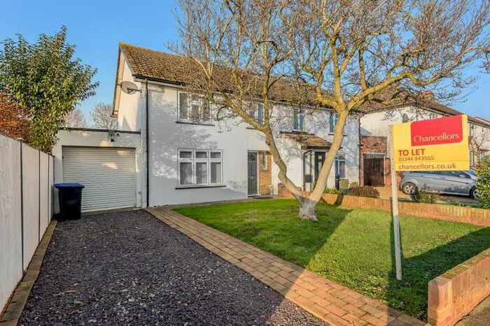 3 Bedroom Semi-Detached House To Rent In Egham, Surrey, TW20