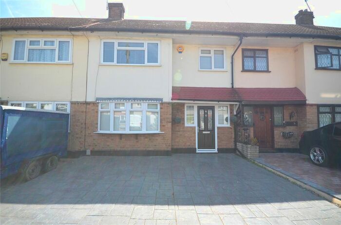 3 Bedroom Terraced House To Rent In Nelson Road, Rainham, Essex, RM13