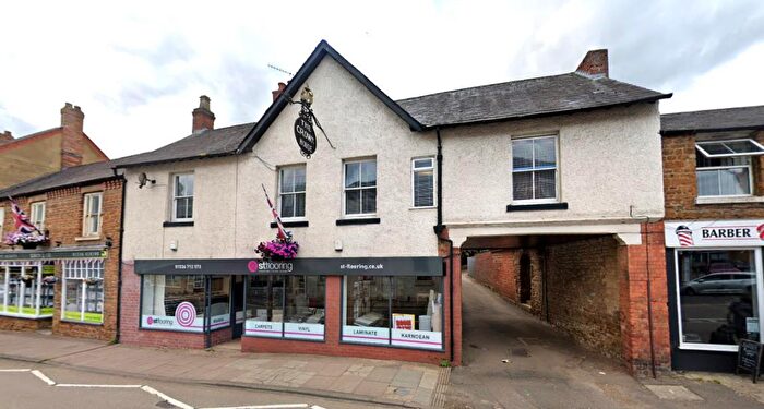 1 Bedroom Flat To Rent In Flat Crown House High Street Rothwell, NN14