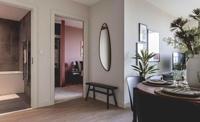 1 Bedroom Apartment To Rent In Apartment, Hove Gardens, BN3
