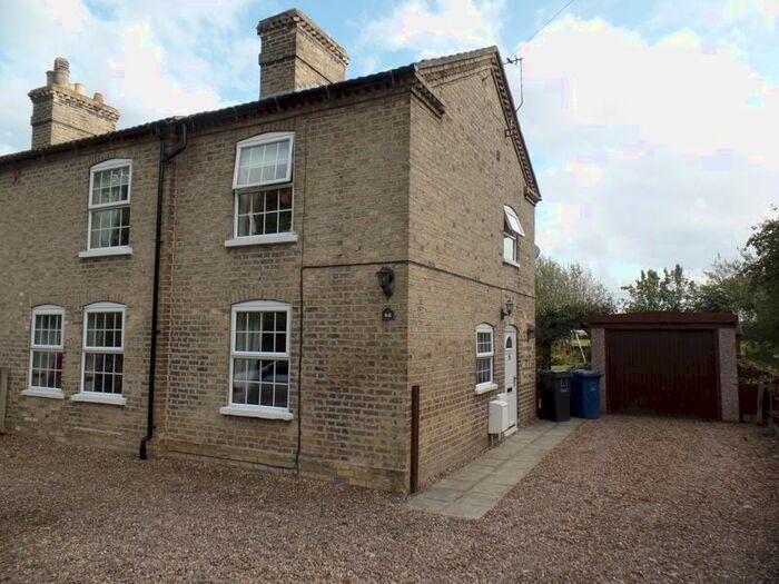 3 Bedroom Semi-Detached House To Rent In Wragby Road, Sudbrooke, Lincoln LN2