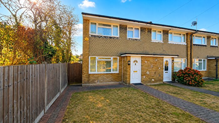 3 Bedroom House To Rent In Stanhope Road, Rainham, Havering, RM13