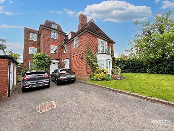 2 Bedroom Maisonette To Rent In Fiveways, Ickenham Road, Ruislip, HA4