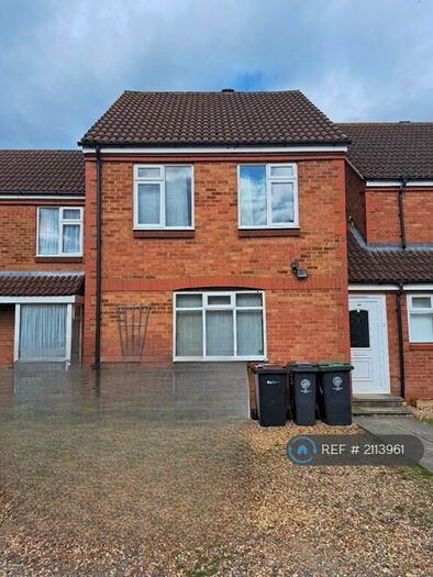 3 Bedroom Semi-Detached House To Rent In Ennerdale Road, Rushden, NN10