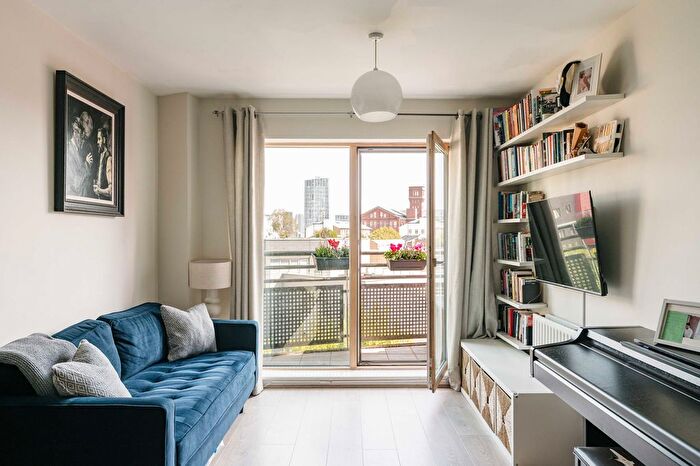 2 Bedroom Flat For Sale In Pancras Way, John Bell Tower West, E3