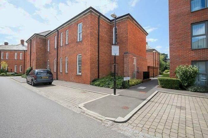 2 Bedroom Flat To Rent In Longley Road, Chichester, PO19