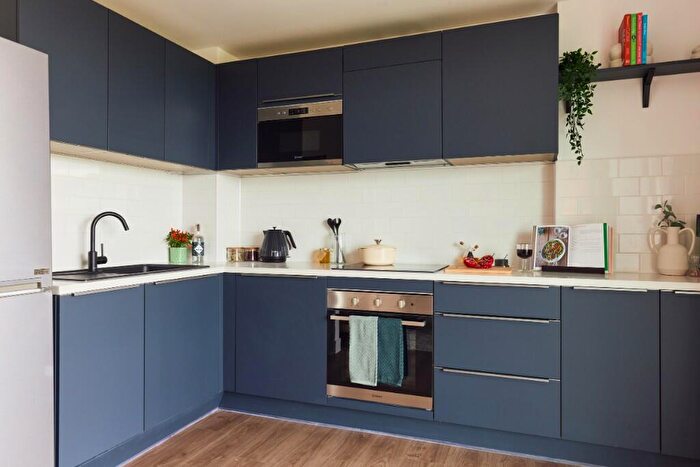 1 Bedroom Apartment To Rent In Avebury Boulevard, Milton Keynes, Buckinghamshire, MK9