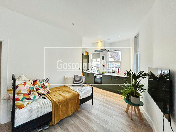 1 Bedroom Apartment To Rent In Midland House, Dorking, RH4