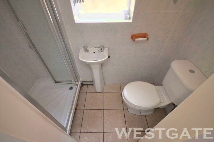 4 Bedroom Terraced House To Rent In Wykeham Road, Reading, RG6