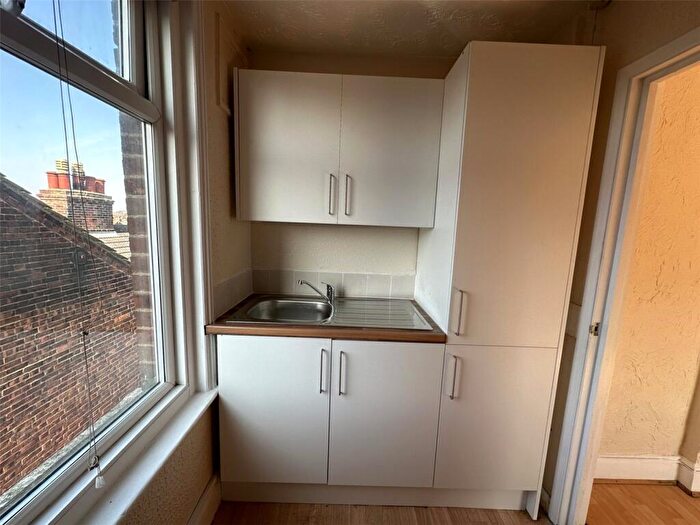 1 Bedroom Flat To Rent In Upper Cliff Road, Gorleston, Great Yarmouth, Norfolk, NR31