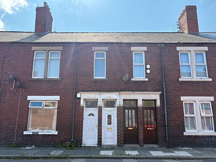 3 Bedroom Flat To Rent In Revesby Street, South Shields, Tyne And Wear, NE33