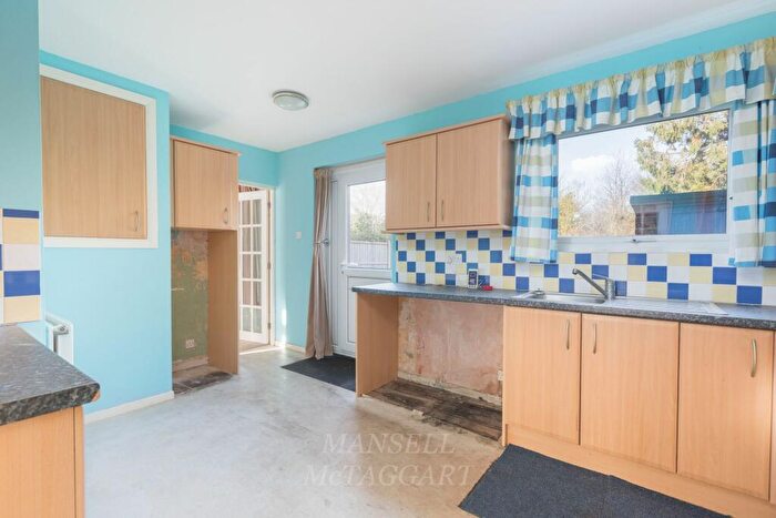 3 Bedroom Terraced House For Sale In Woodlands Road, East Grinstead, RH19