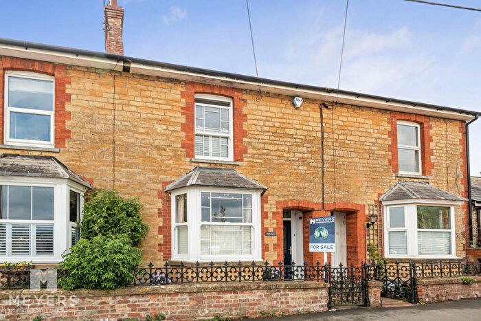 2 Bedroom Cottage For Sale In Station Road, Milborne Port, DT9