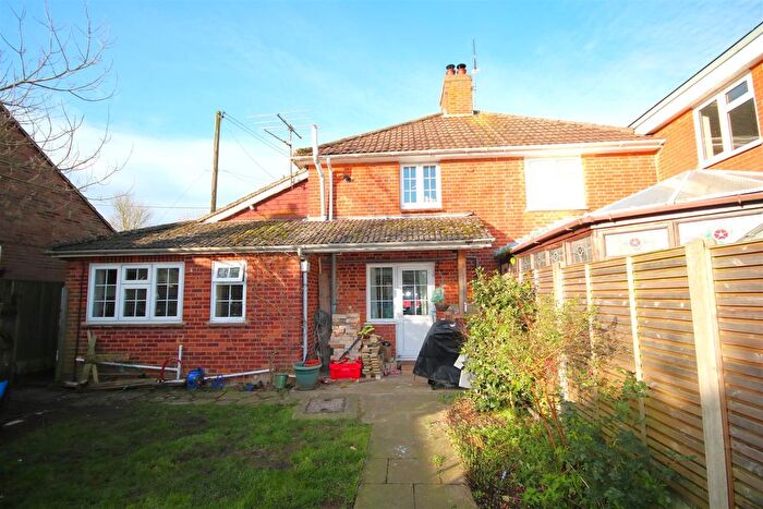 2 Bedroom Property For Sale In New Town Street, Chartham Hatch, CT4