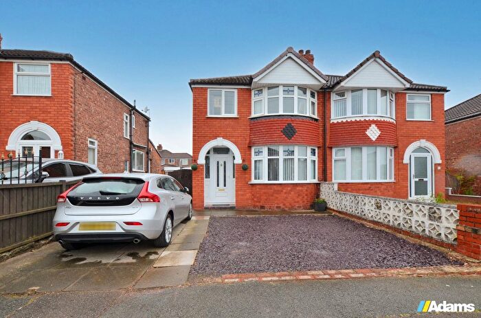 3 Bedroom Semi Detached House For Sale In Langdale Road, Runcorn, WA7