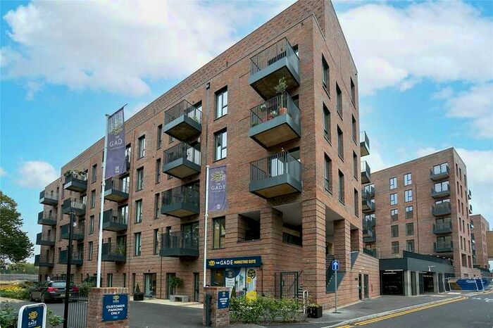 2 Bedroom Apartment To Rent In Dacorum Way, Hemel Hempstead, Hertfordshire, HP1