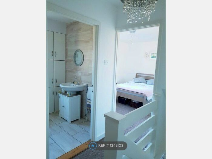 1 Bedroom Semi-Detached House To Rent In Orchard Park, Cardiff, CF3