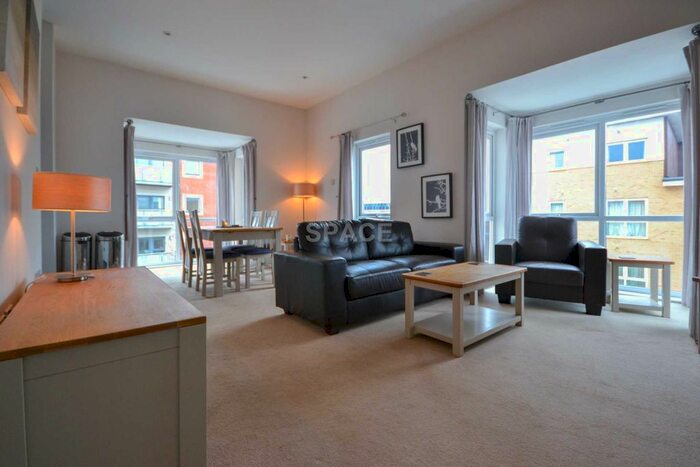 2 Bedroom Flat To Rent In Havergate Way, Reading, RG2