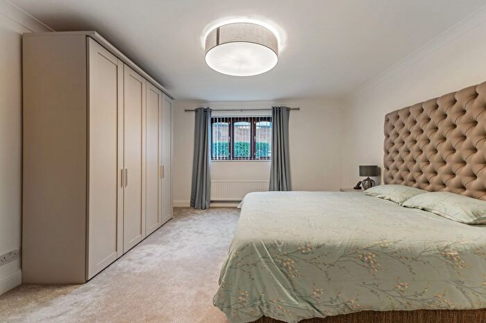 2 Bedroom Flat For Sale In Sheet Street, Windsor, SL4