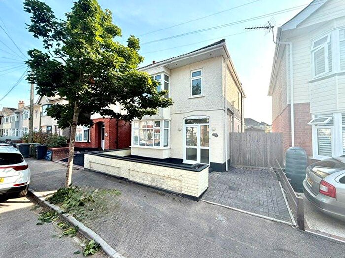 3 Bedroom Detached House For Sale In Burleigh Road, Southbourne, BH6