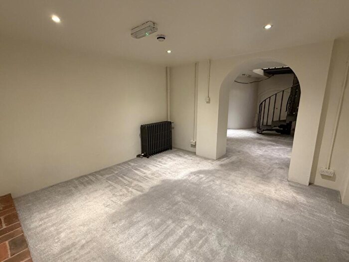 2 Bedroom Duplex To Rent In West St. Helen Street, Abingdon, Oxfordshire, OX14