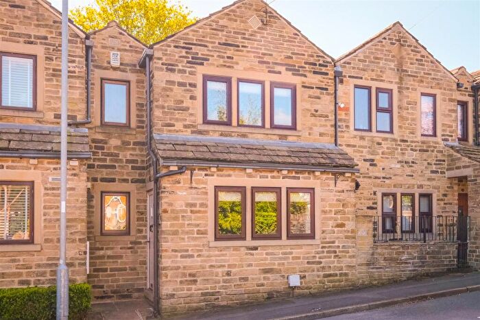 3 Bedroom Cottage For Sale In Bramley Lane, Halifax, HX3