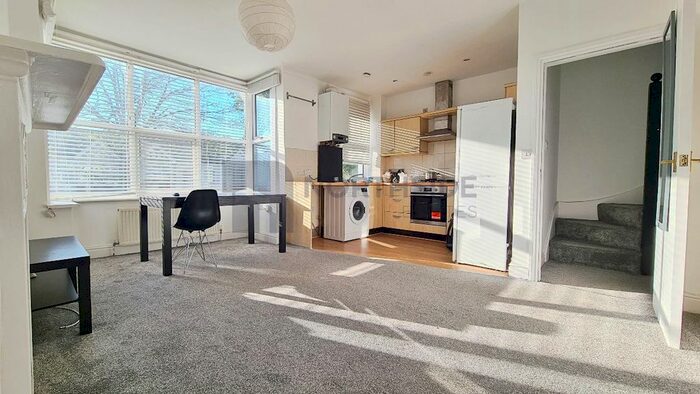 3 Bedroom Maisonette To Rent In Northfield Avenue, London, W13