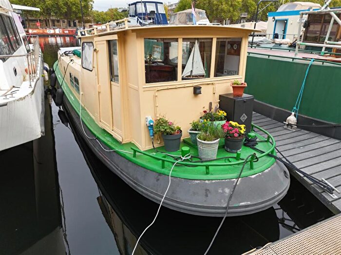 1 Bedroom House Boat For Sale In Argie, South Dock Marina, Southwark, SE16