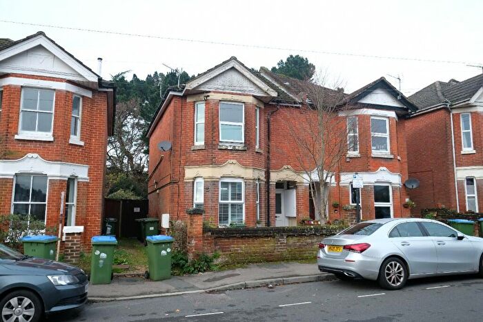 1 Bedroom Flat To Rent In Highfield Crescent, Southampton, Hampshire, SO17