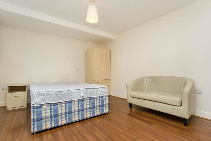 Studio To Rent In Lodge Road, Hendon, London, NW4