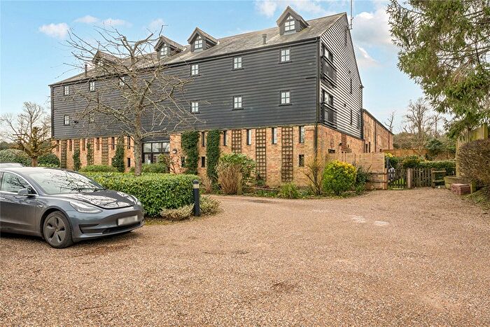 3 Bedroom Flat For Sale In Chine Farm Place, Main Road, Knockholt, Sevenoaks, TN14